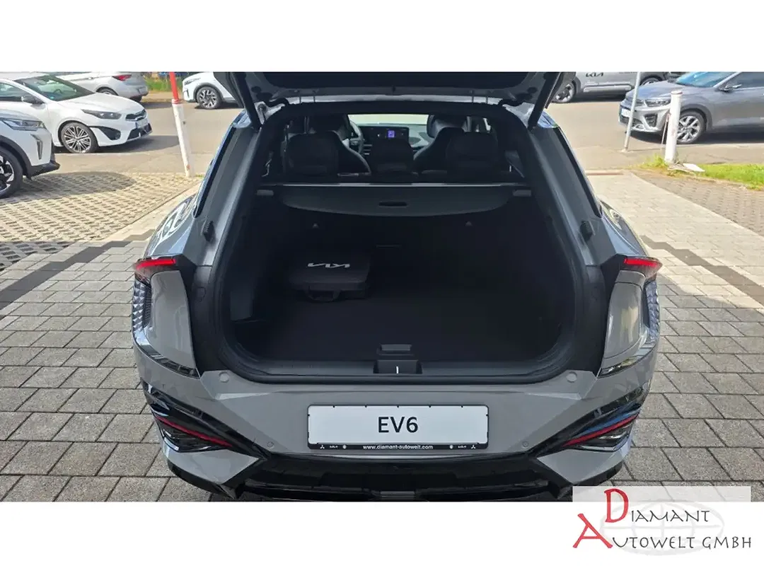 Kia EV6 - Thumbnail 11