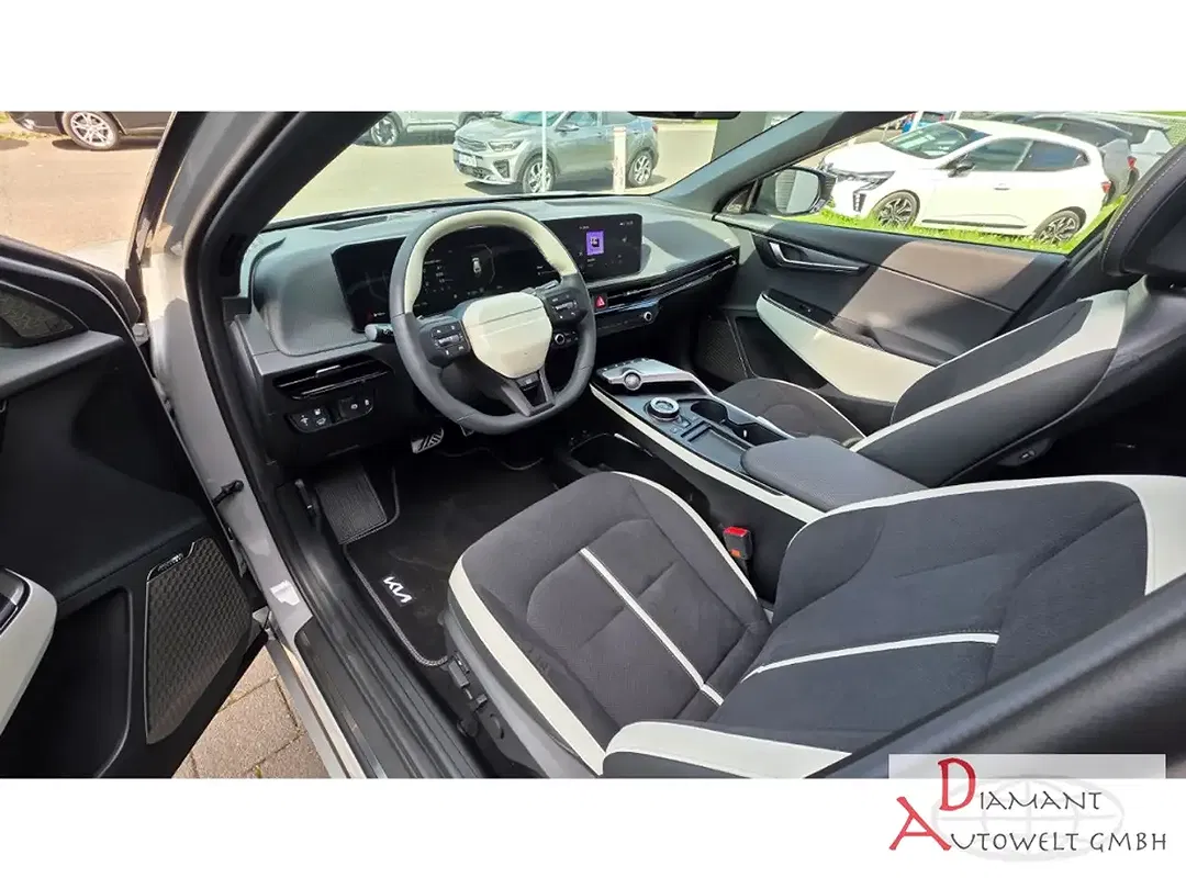 Kia EV6 - Thumbnail 9