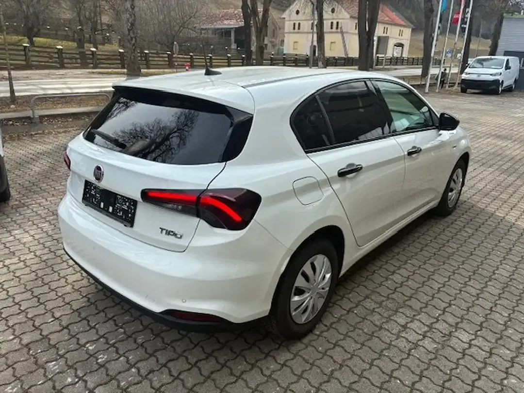 Fiat Tipo - Thumbnail 3