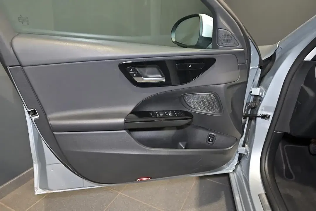 Mercedes-Benz C 200 - Thumbnail 16