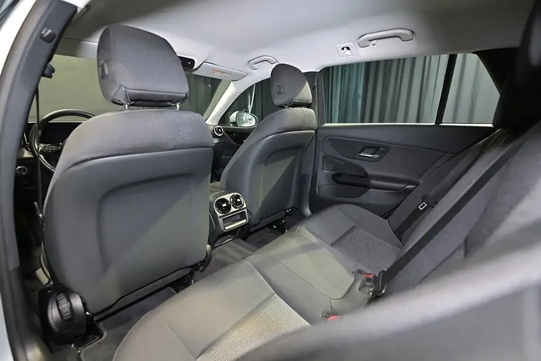 Mercedes-Benz C 200 - Thumbnail 24