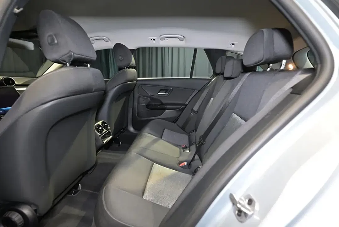 Mercedes-Benz C 200 - Thumbnail 6