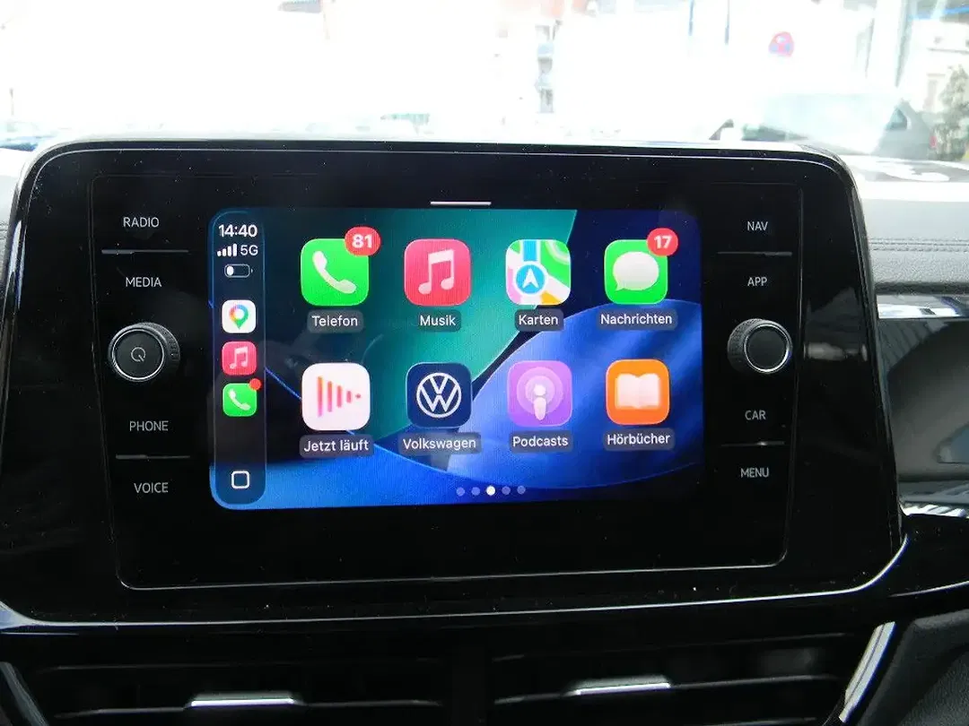 Volkswagen T-Roc - Thumbnail 16