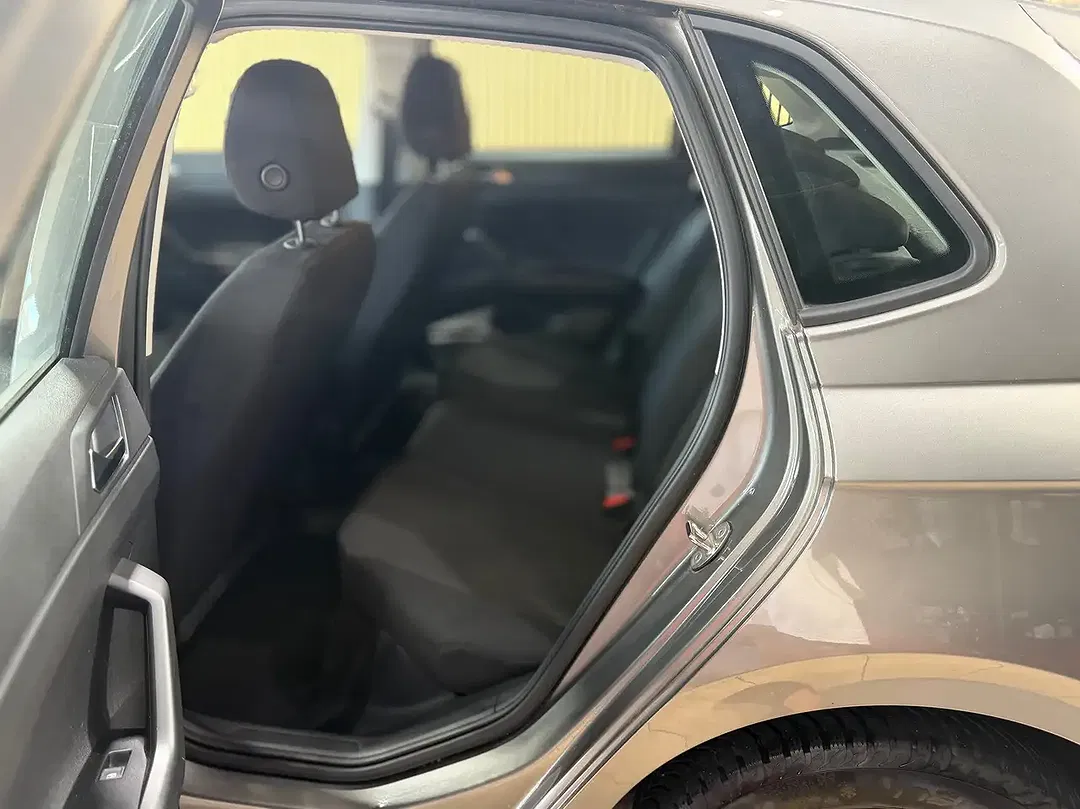 Volkswagen Polo - Thumbnail 9