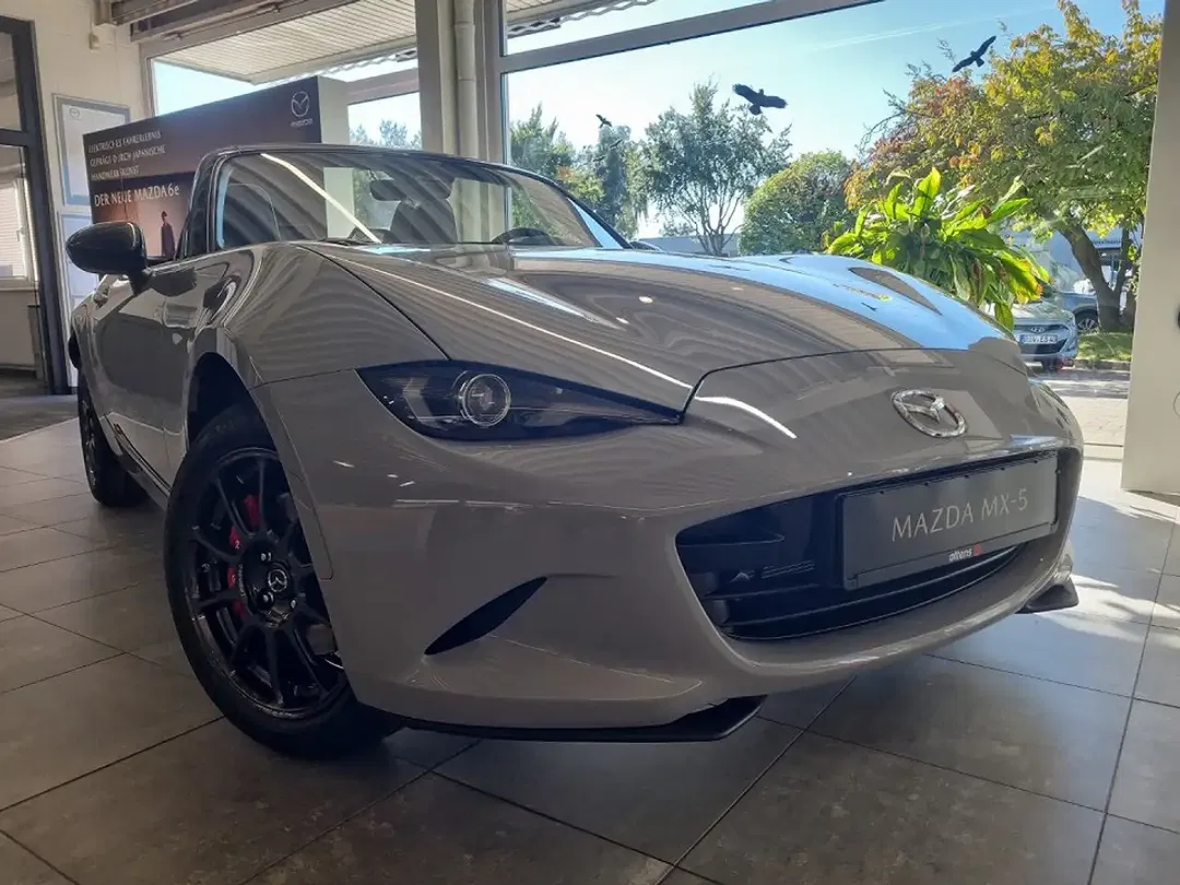 Mazda MX-5 - Thumbnail 2