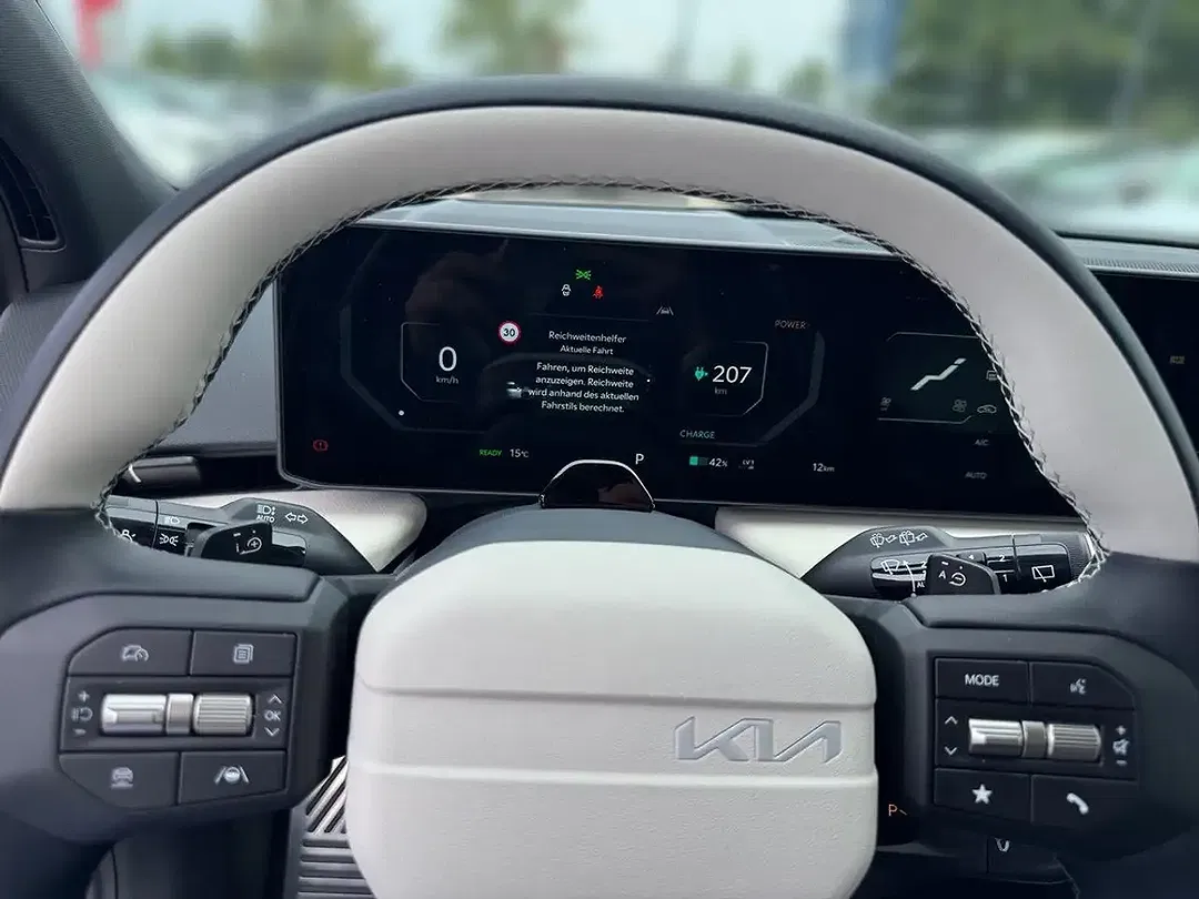 Kia EV4 - Thumbnail 9