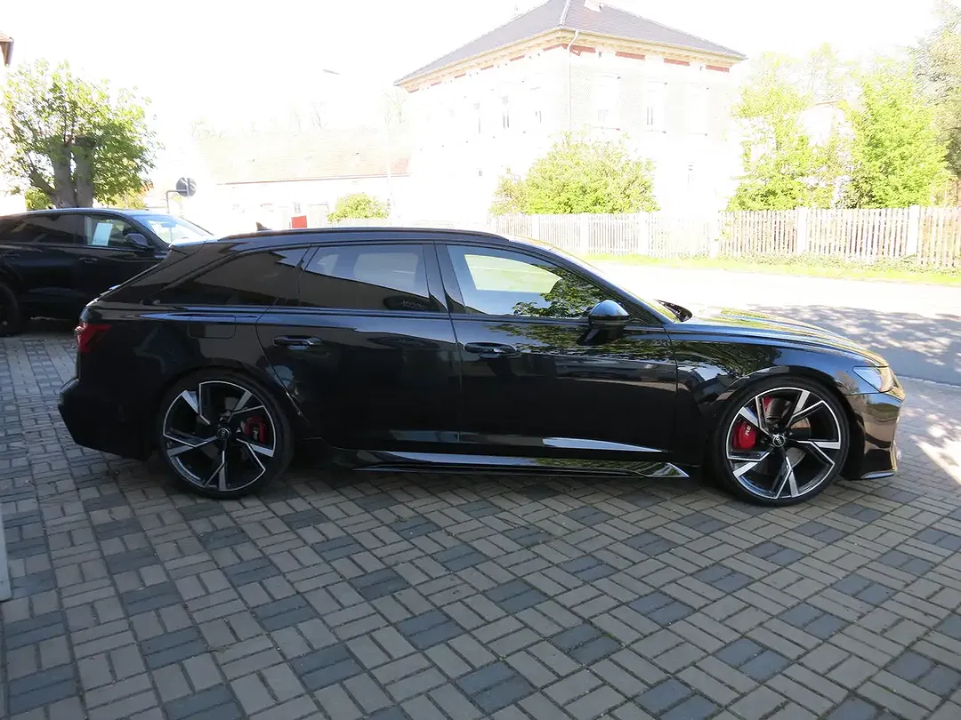 Audi RS6 - Thumbnail 4