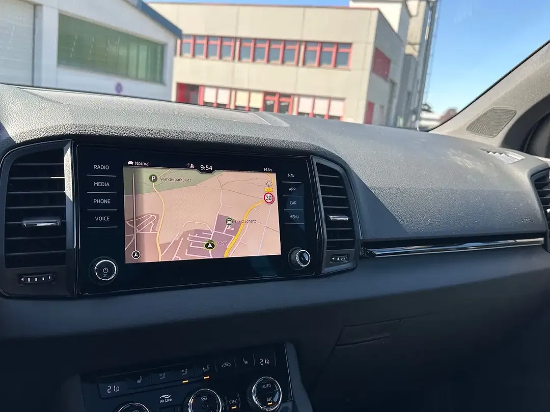 Skoda Karoq - Thumbnail 11
