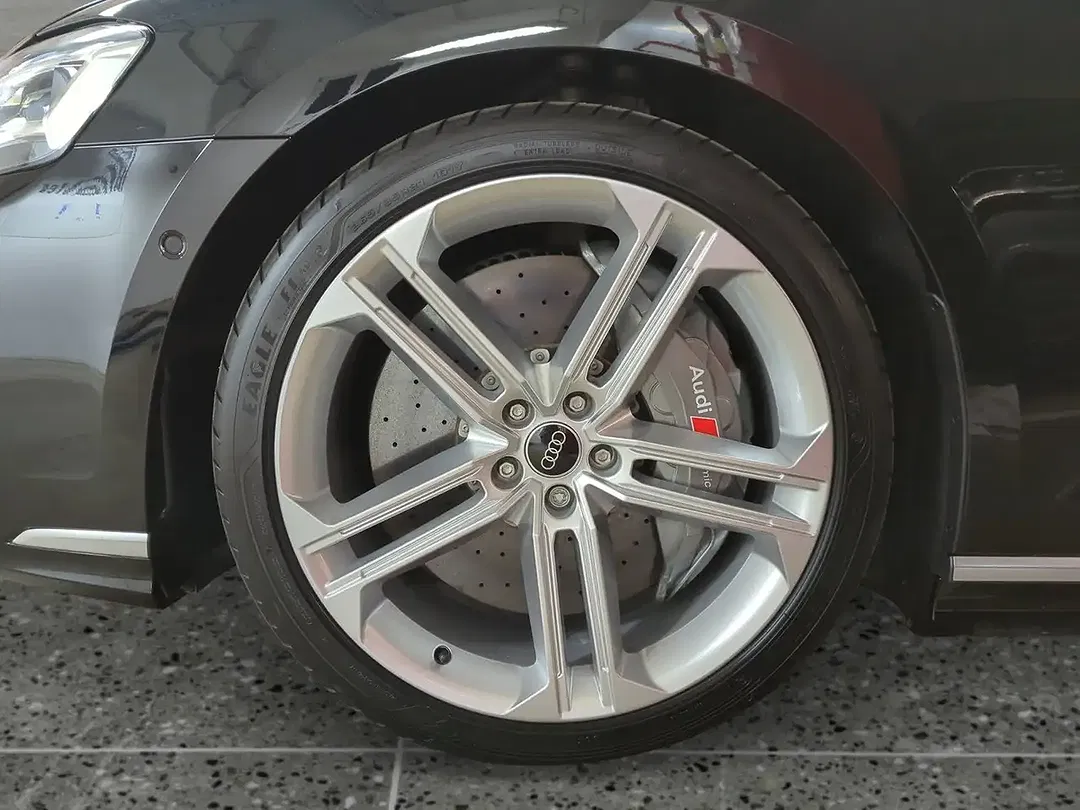 Audi S8 - Thumbnail 6