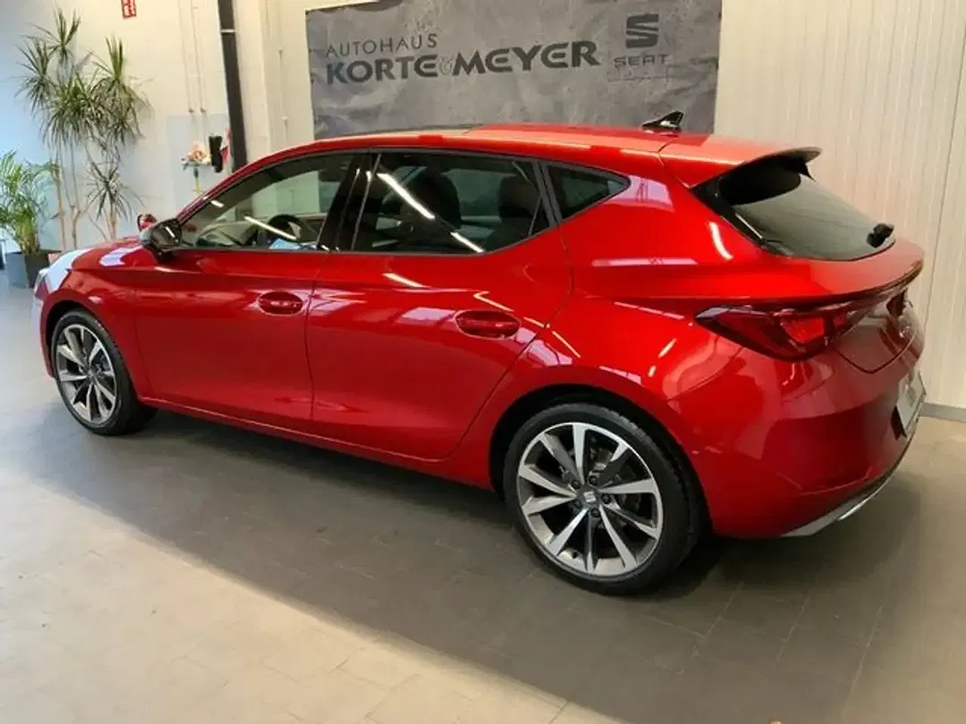 SEAT Leon - Thumbnail 2