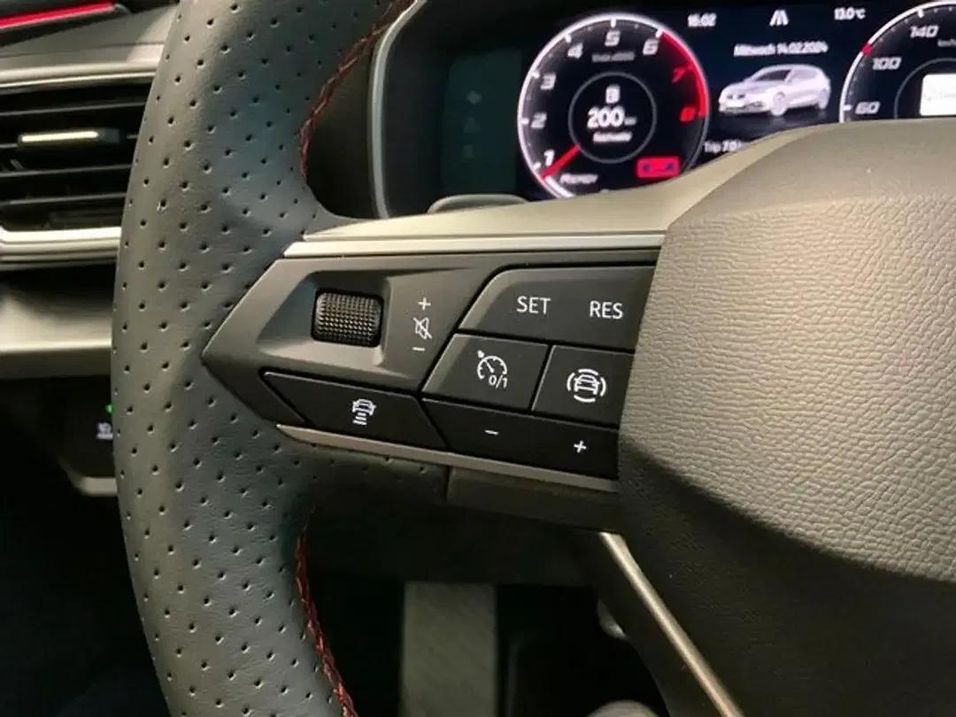 SEAT Leon - Thumbnail 8