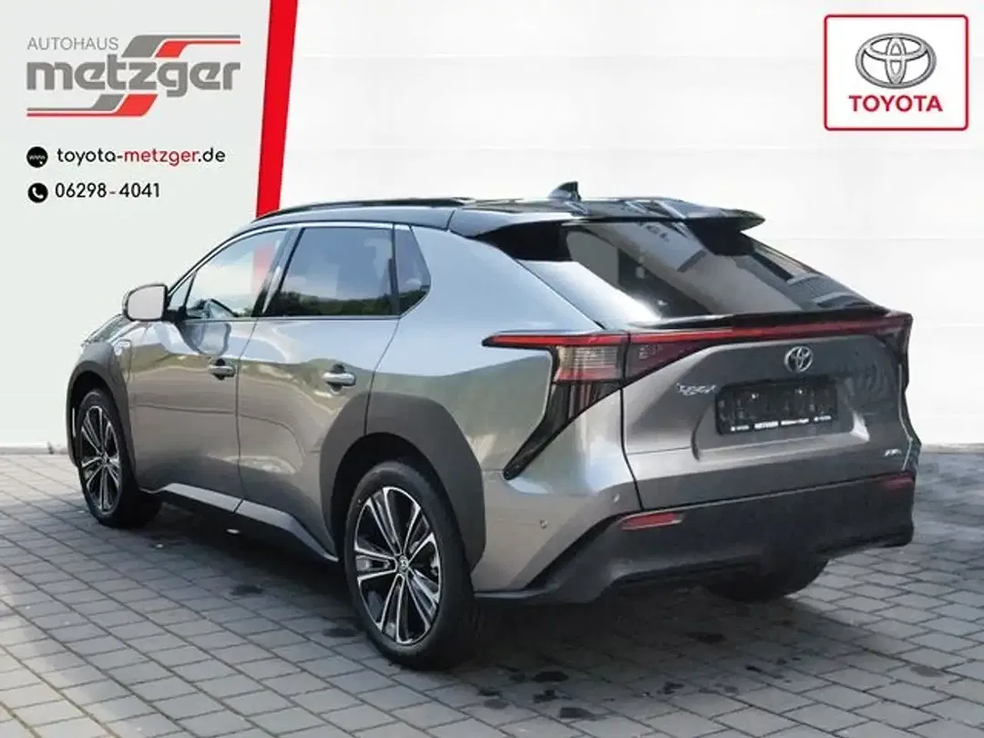 Toyota bZ4X - Thumbnail 4