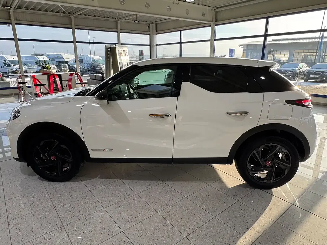 DS Automobiles DS 3 - Thumbnail 3