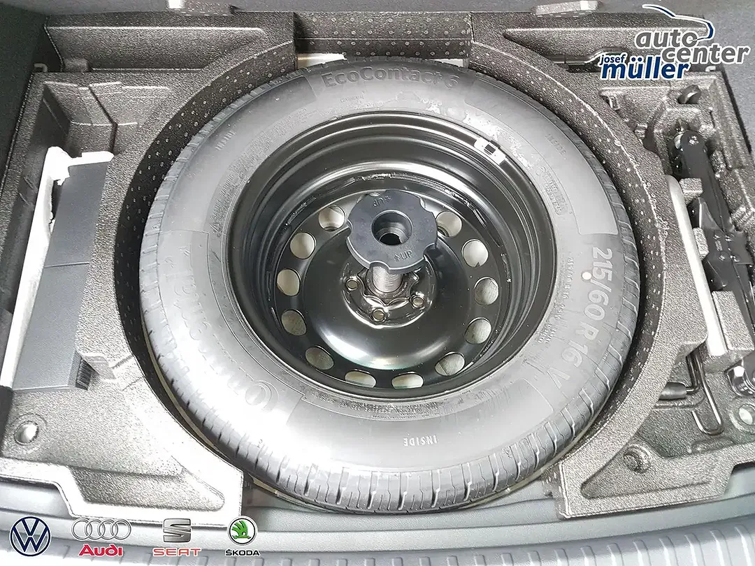 Skoda Karoq - Thumbnail 11