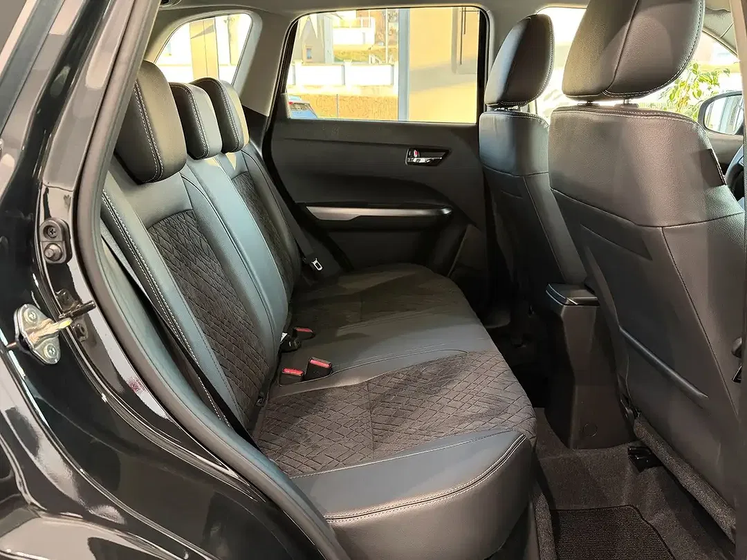 Suzuki Vitara - Thumbnail 11
