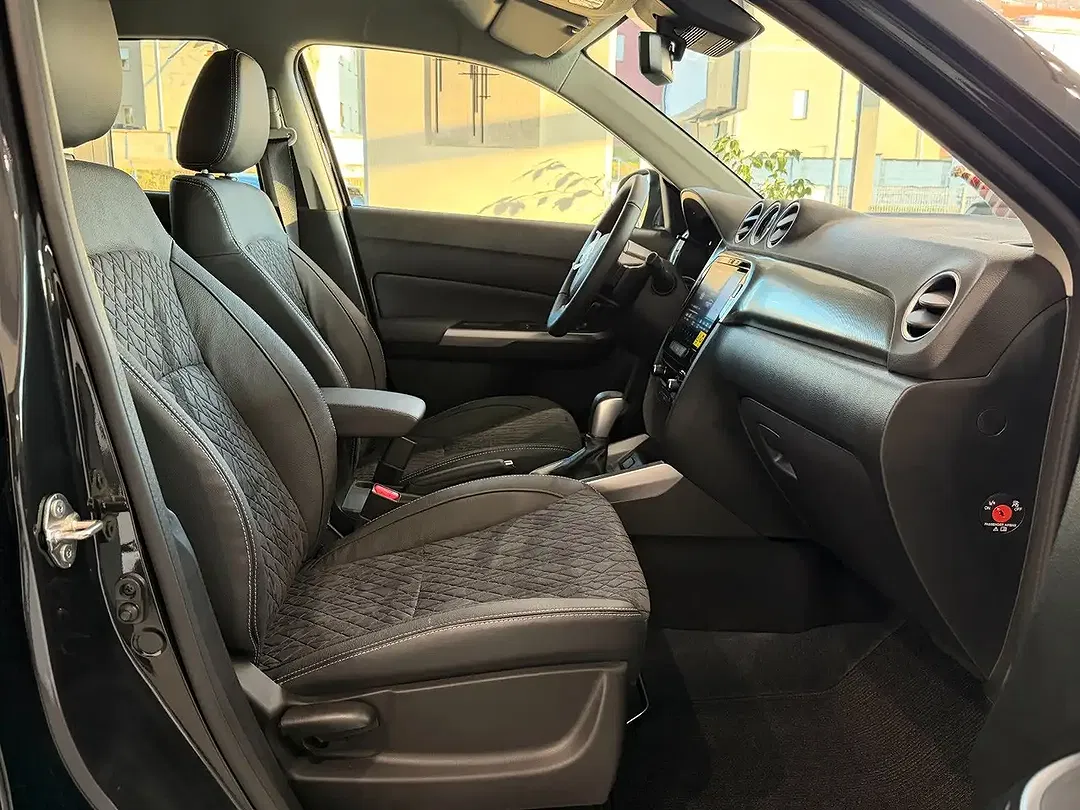 Suzuki Vitara - Thumbnail 12