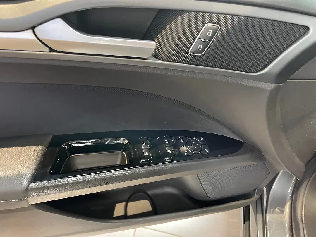 Ford Mondeo - Thumbnail 13