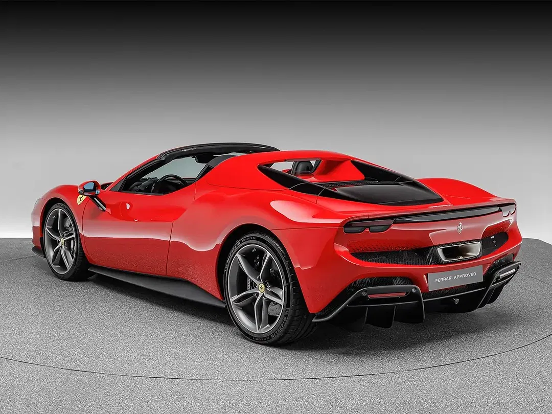 Ferrari 296 GTS - Thumbnail 3