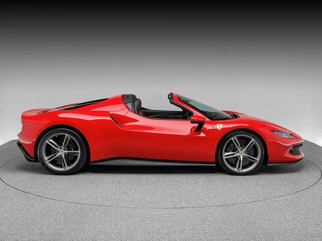 Ferrari 296 GTS - Thumbnail 8