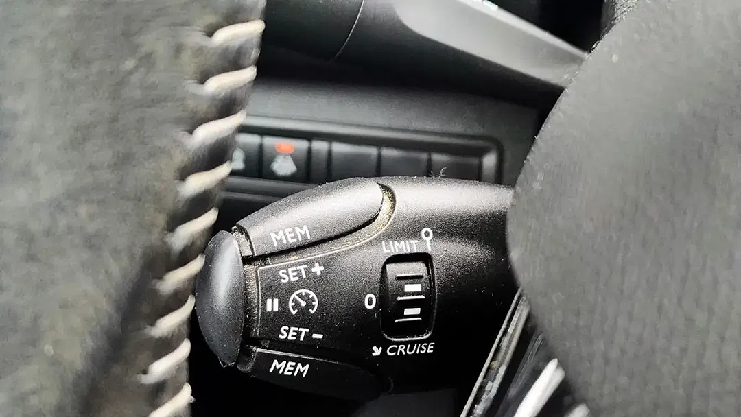 Peugeot 308 - Thumbnail 12
