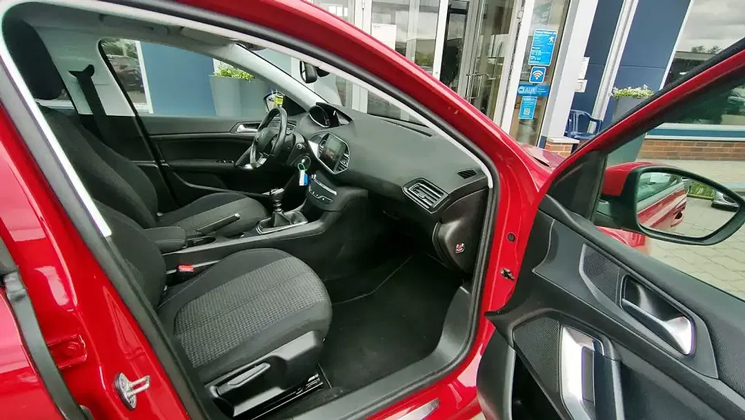 Peugeot 308 - Thumbnail 5