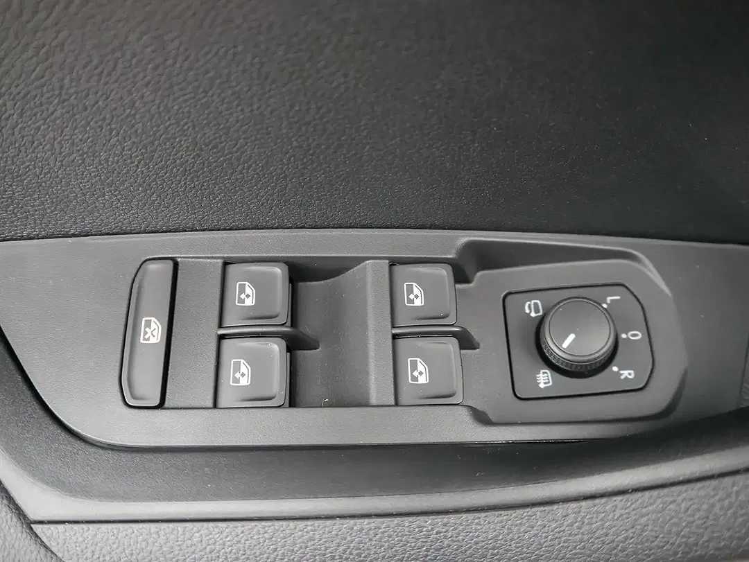 Skoda Karoq - Thumbnail 9
