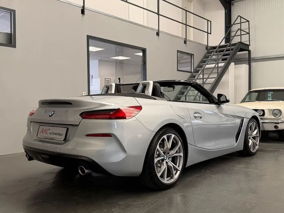BMW Z4 - Thumbnail 13