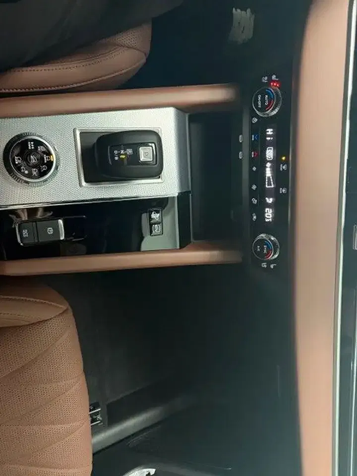Mitsubishi Outlander - Thumbnail 14