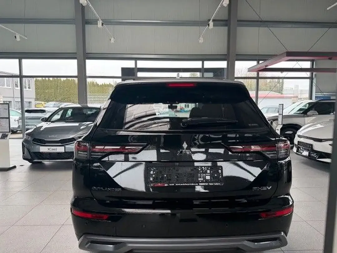 Mitsubishi Outlander - Thumbnail 7