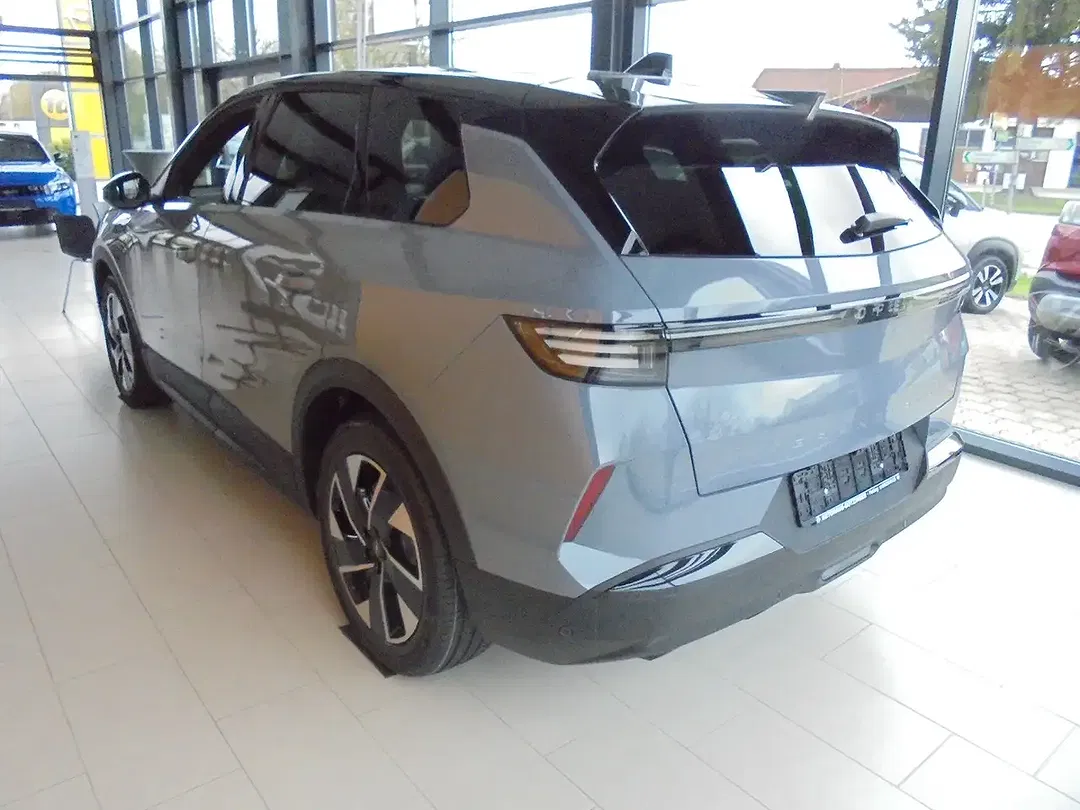 Opel Grandland - Thumbnail 2