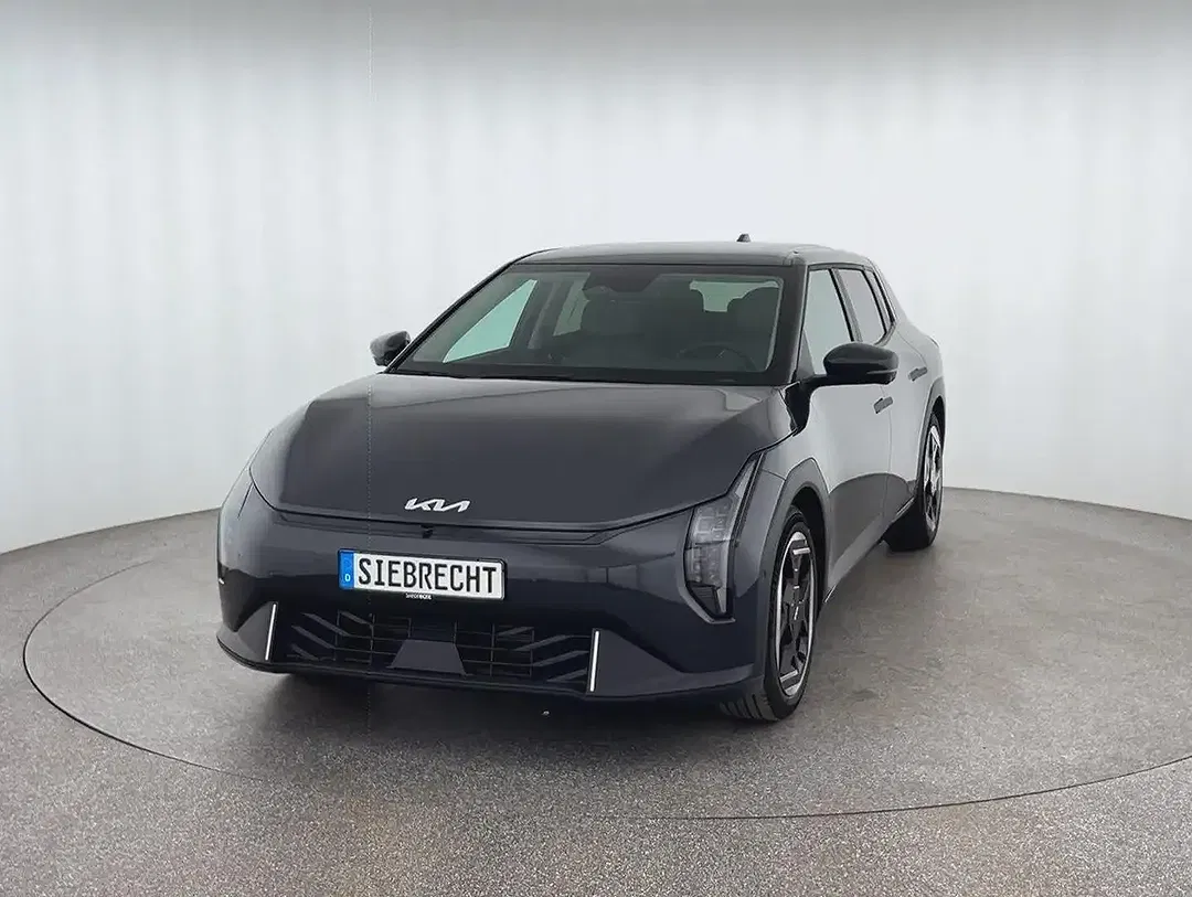 Kia EV4 - Thumbnail 1