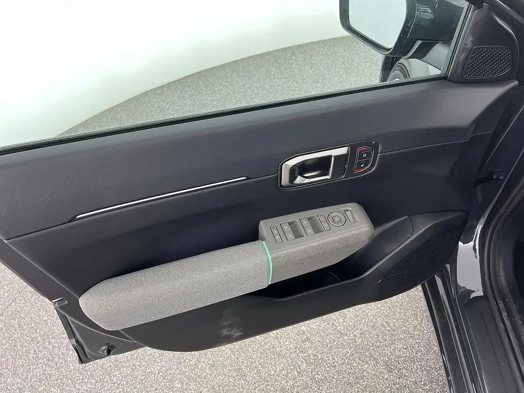 Kia EV4 - Thumbnail 11