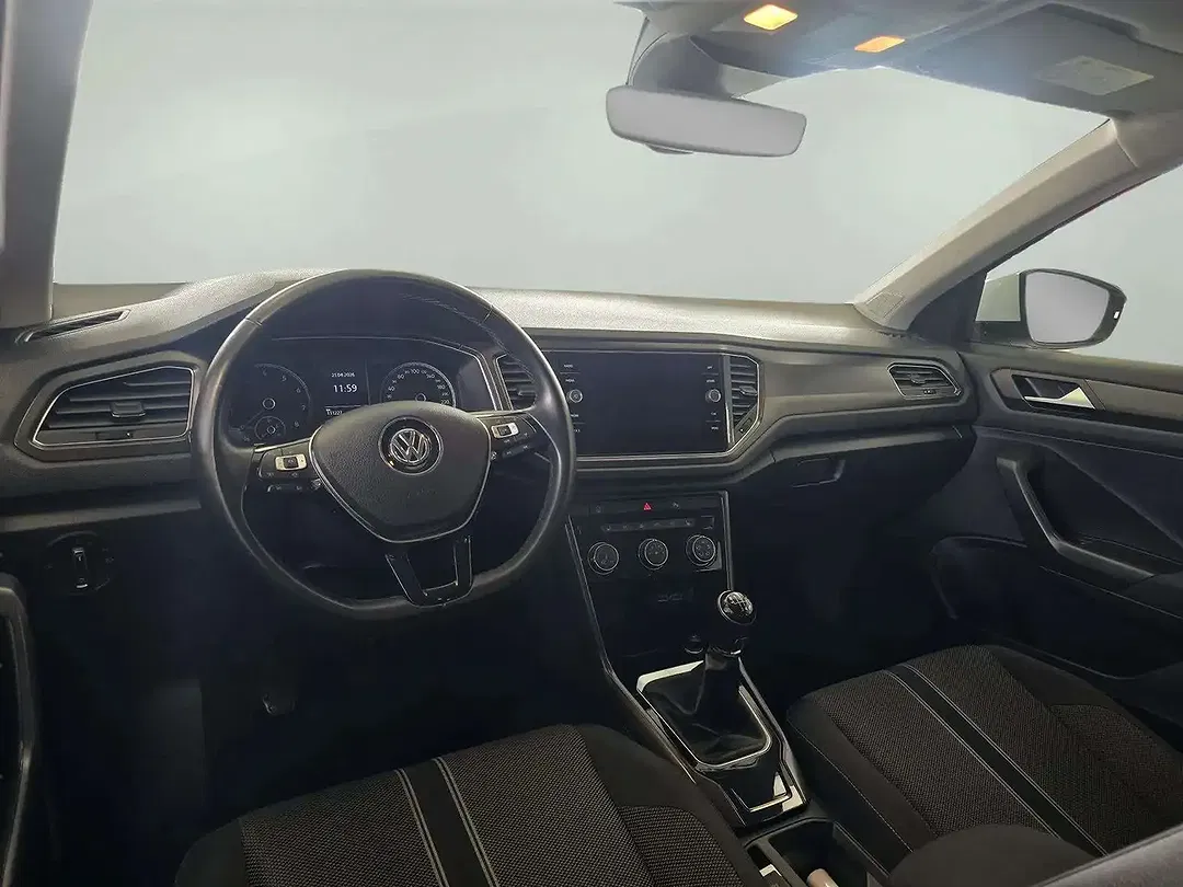 Volkswagen T-Roc - Thumbnail 11
