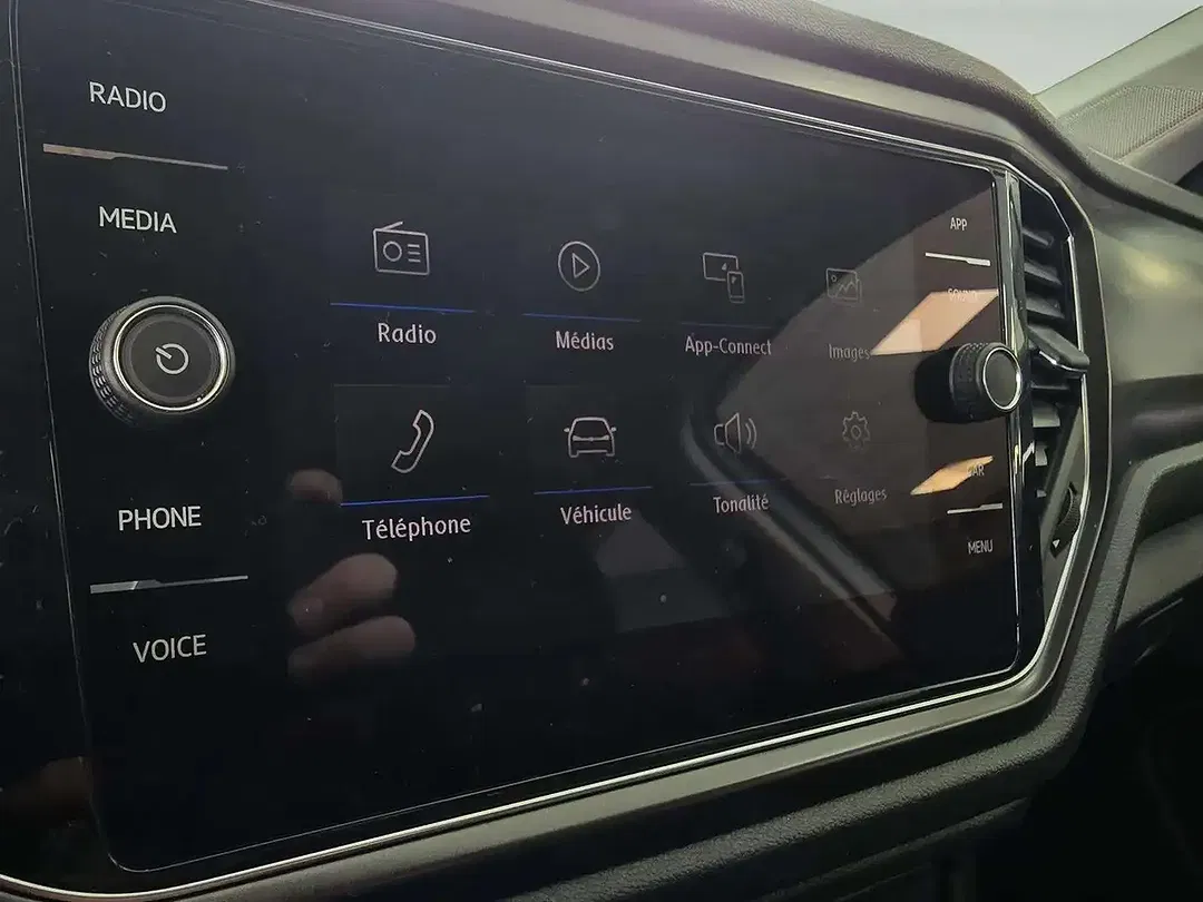 Volkswagen T-Roc - Thumbnail 17