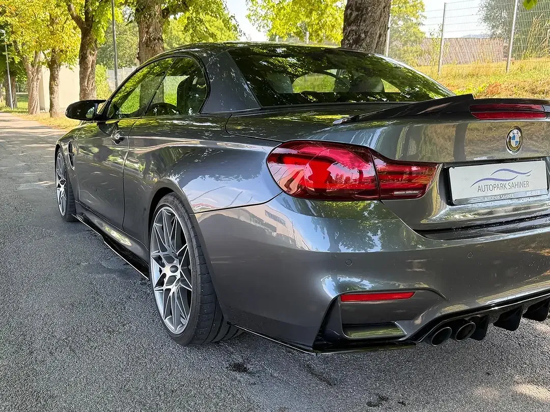 BMW M4 - Thumbnail 4
