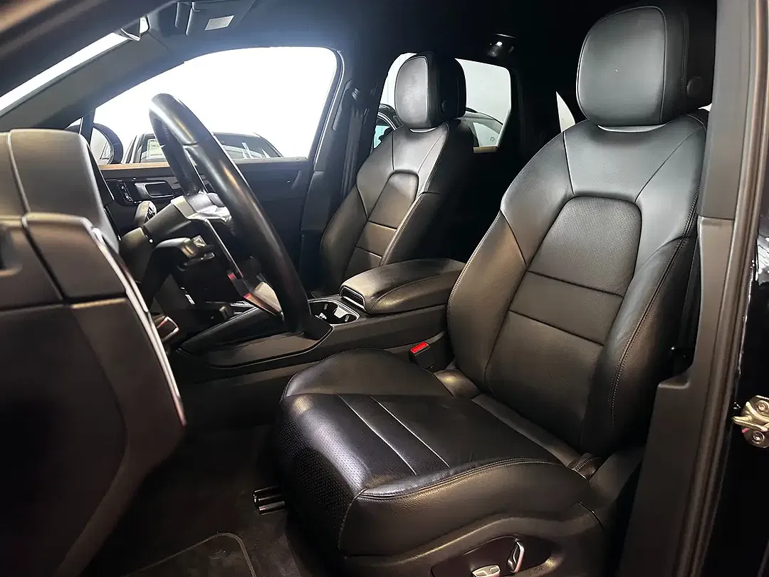 Porsche Cayenne - Thumbnail 10