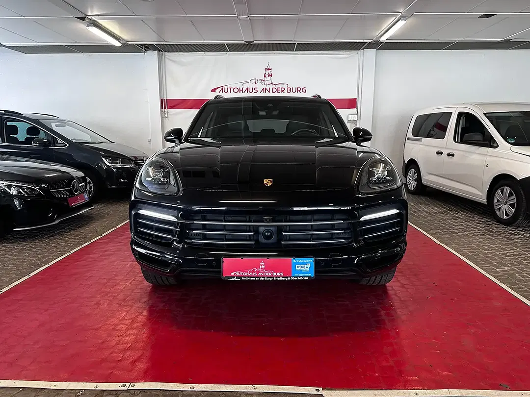 Porsche Cayenne - Thumbnail 2