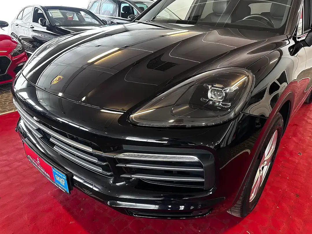 Porsche Cayenne - Thumbnail 4
