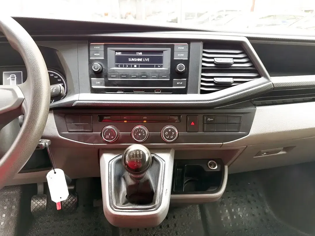 Volkswagen Transporter - Thumbnail 11