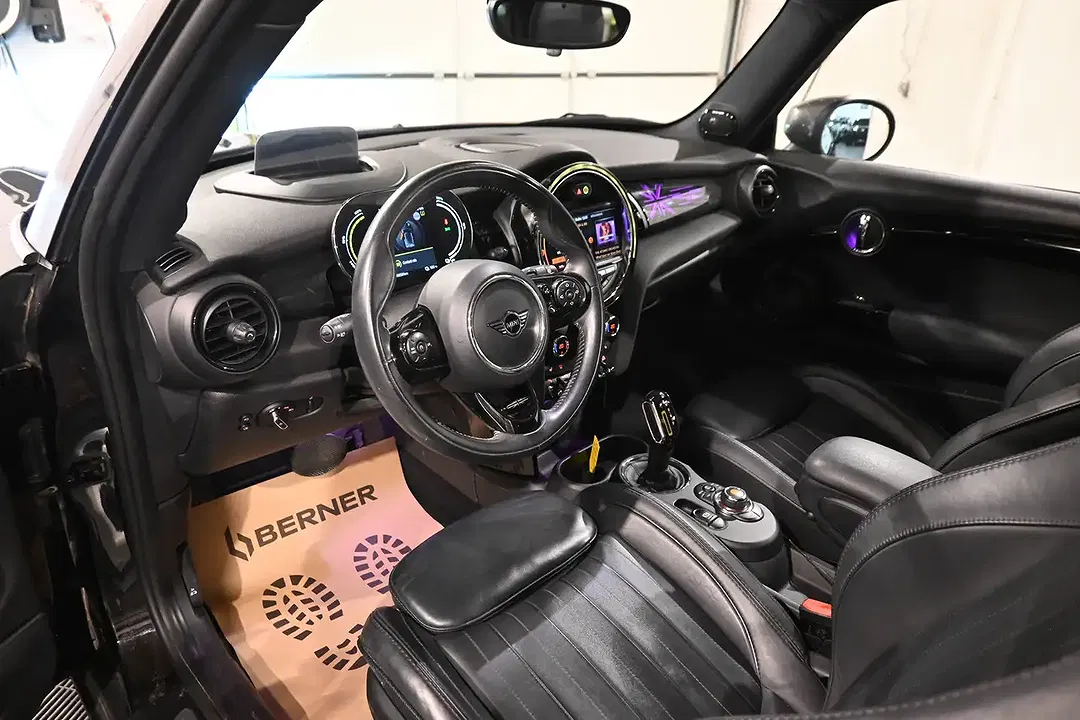 MINI Cooper SE - Thumbnail 11