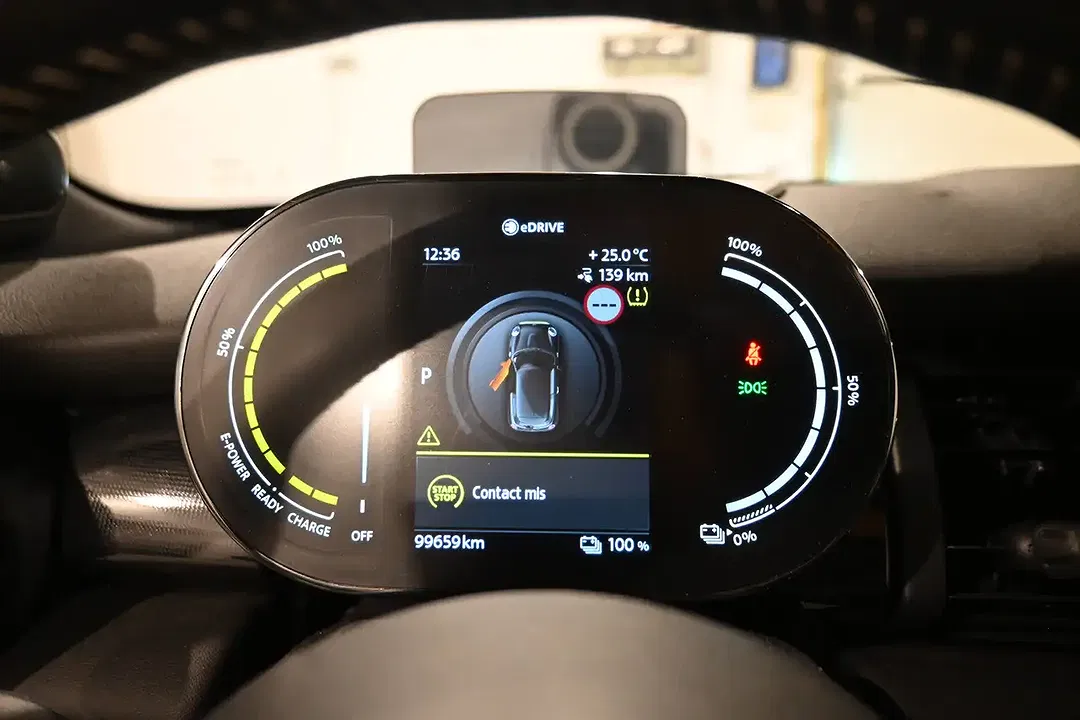 MINI Cooper SE - Thumbnail 12