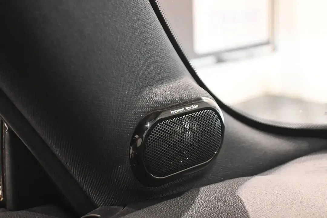 MINI Cooper SE - Thumbnail 9