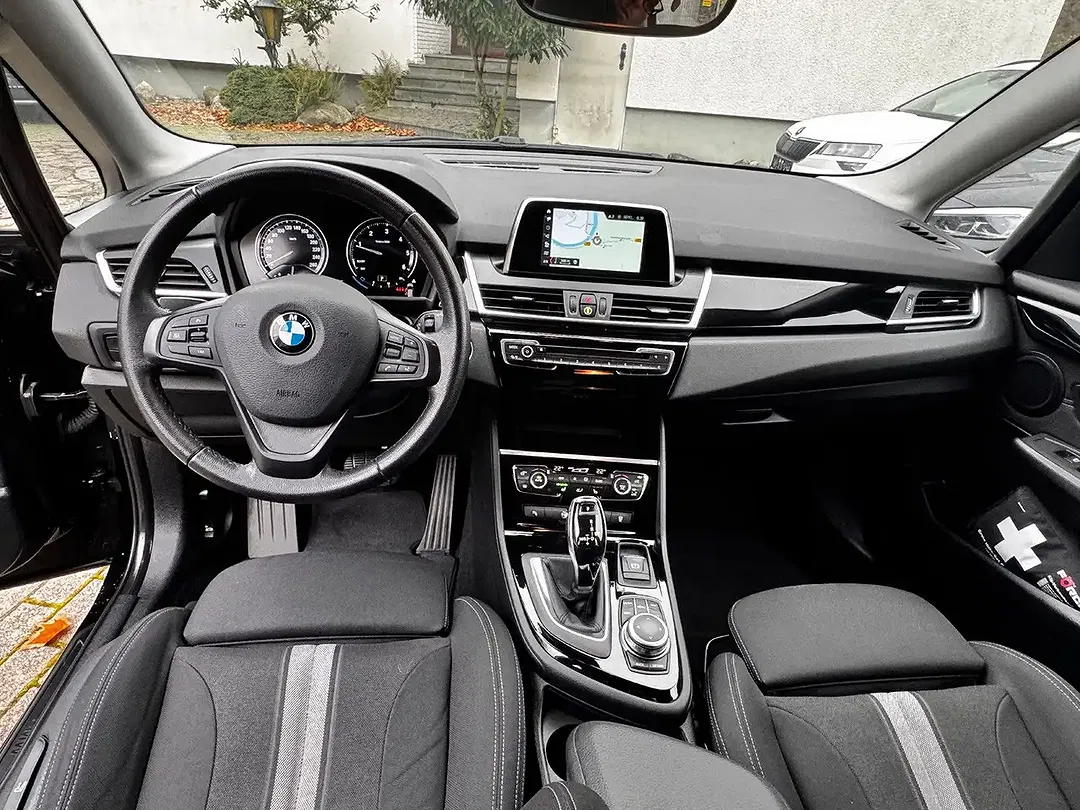 BMW 218 - Thumbnail 10