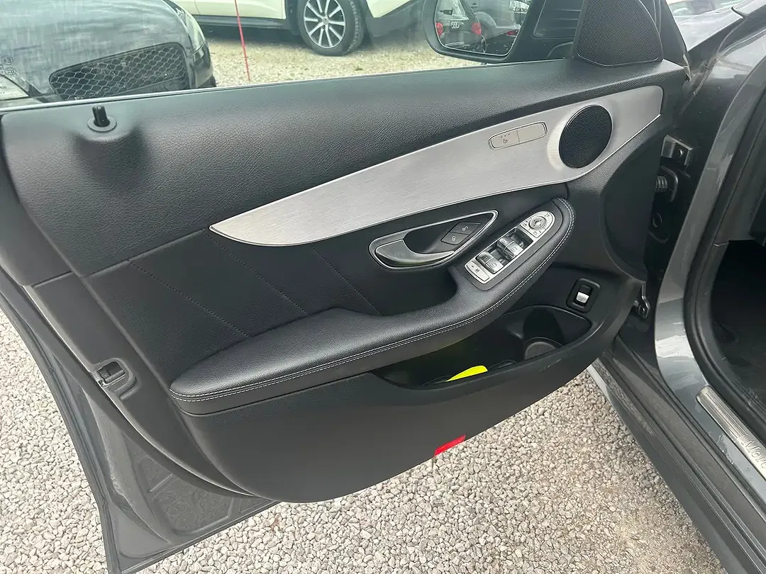 Mercedes-Benz C 220 - Thumbnail 13