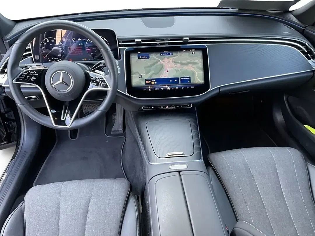 Mercedes-Benz E 220 - Thumbnail 11