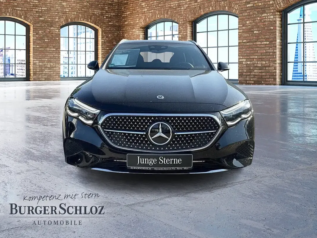 Mercedes-Benz E 220 - Thumbnail 2