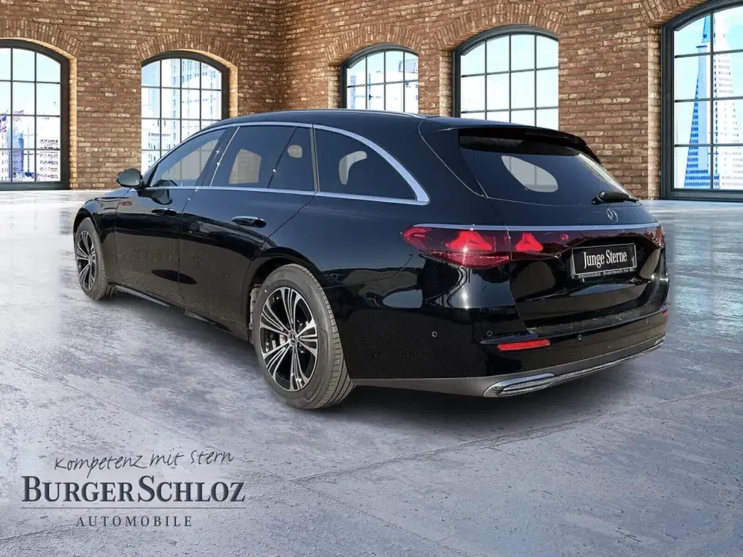 Mercedes-Benz E 220 - Thumbnail 6