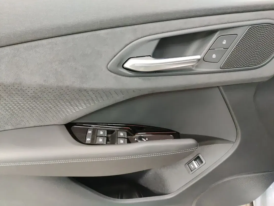 Audi Q3 - Thumbnail 11