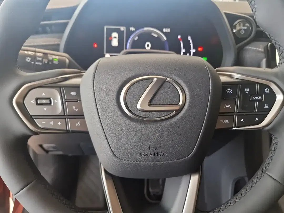 Lexus LBX - Thumbnail 10