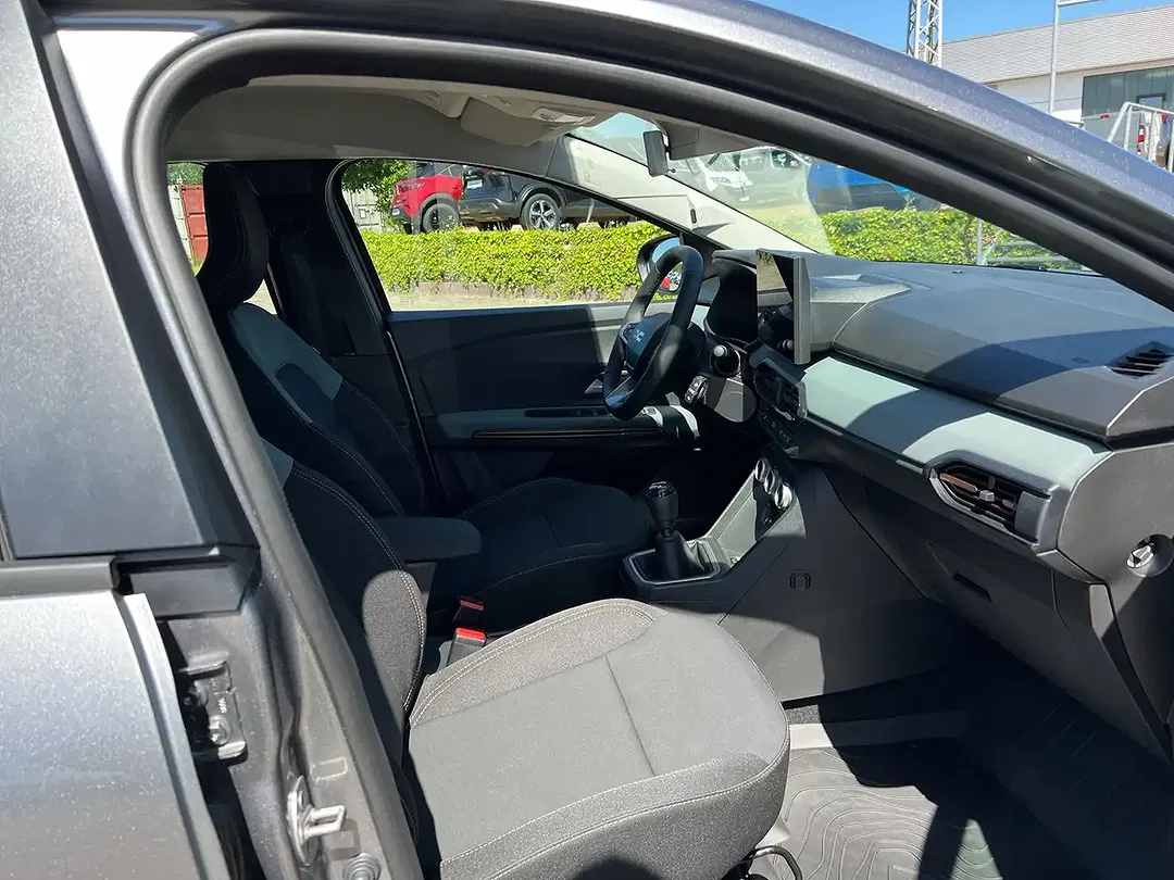 Dacia Sandero - Thumbnail 9
